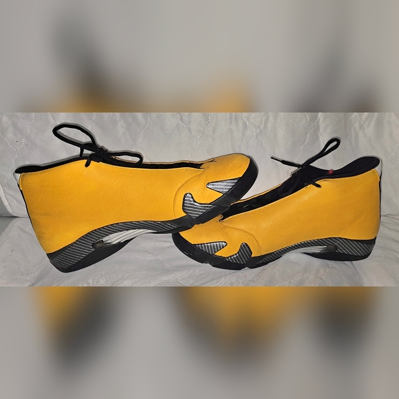 Air Jordan Reverse Taxi - Picture 3 of 5